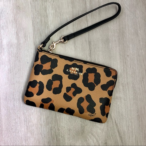*SOLD* COACH Leopard Wristlet NWT - Picture 4 of 7